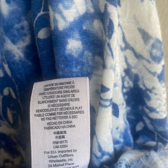 Free People Abracadabra Cold Shoulder Floral V-Neck Top Indigo Combo - Size: S - Picture 16 of 16